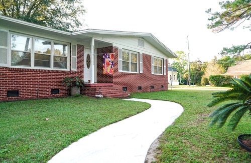 Milton House | Discover Your Cozy Comfort in Historic Downtown Milton, Florida & River Walk