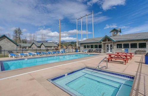 Dover Bay House | Discover your "Utopia" in this serene and charming bungalow by Lake Pend Oreille!