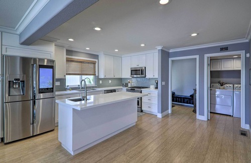 Discovery Bay House | Discovery Bay Retreat w/Balcony & Boat Dock!