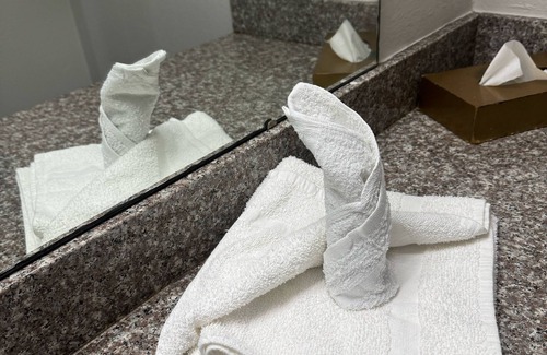 Lafayette Hotel | Discovery Inn