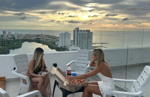Pie de Popa Apartment | Disfruta Hermoso Condominio en Cartagena con Vista Mar Caribe! Playa a 2 Minutos