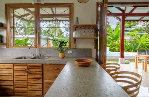 Puerto Viejo de Talamanca House | Dishwasher-Private Pool-AC-Walk to Beach!