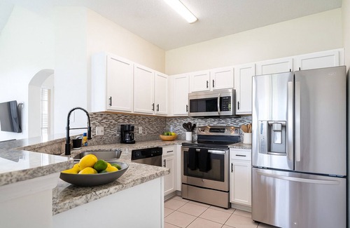 Bellavida House | Disney 4BR Townhome/2 Masters/Gated Resort w/Heated Pools & Splash Pad