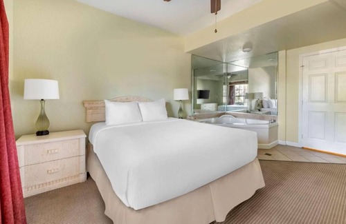 West Kissimmee Hotel | Disney Delight in Celebration! Full Kitchen, Outdoor Pool, Free Shuttle!