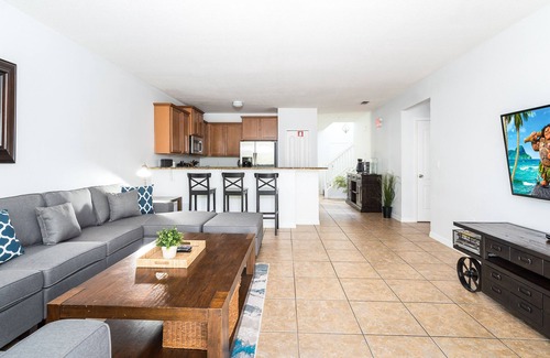 Calabria Villa | Disney Dream House 5br/4bth Pool Spa Game Room