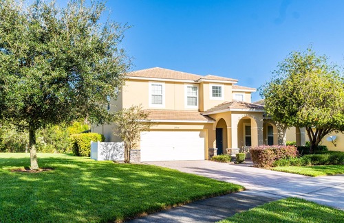 Calabria Villa | Disney Dream House 5br/4bth Pool Spa Game Room