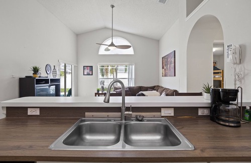 Indian Point House | Disney Pool Villa low offer prices