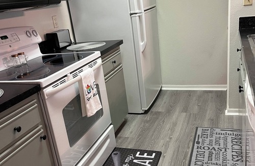 Royal Palm Bay Condo | Disney retreat. 4.5 miles from Disney.