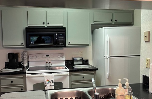 Royal Palm Bay Condo | Disney retreat. 4.5 miles from Disney.