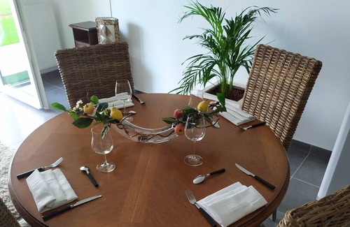 Chessy Apartment | DISNEYLAND CHESSY APPLE GARDEN