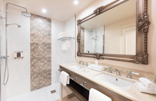 Chessy Hotel | Disneyland® Hotel