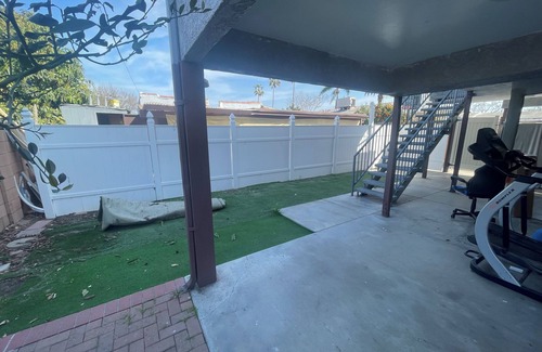 Anaheim Colony Historic District House | Disneyland midterm/long term stays welcome budget friendly 5 beds/2bath