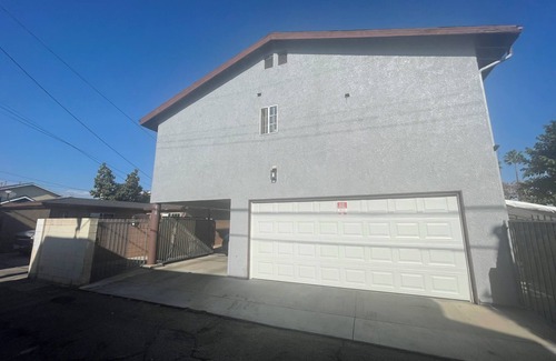 Anaheim Colony Historic District House | Disneyland midterm/long term stays welcome budget friendly 5 beds/2bath