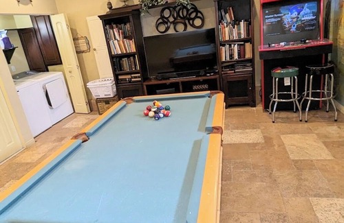 Hermosa Village House | Disneyland Walking Distance Home or 2 min Drive.