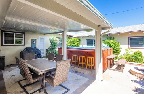 Hermosa Village House | Disneyland Walking Distance Home or 2 min Drive.