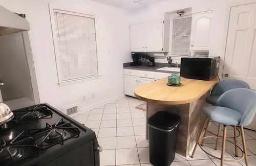 Silver Spring House | District Clubhouse, near Washington D.C., Charming 3-bedroom house