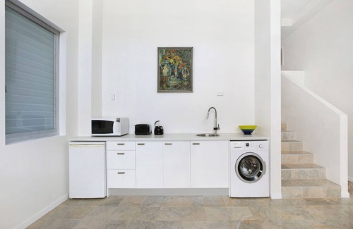 Randwick House | District & ocean views close to Bronte Beach
