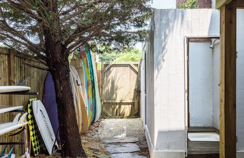 Montauk House | Ditch Plains Retreat, Surfer's Paradise, Walk To The Beach, Family Friendly Home