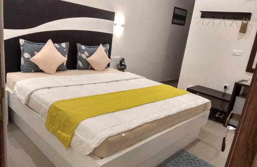 Ekala House | Diva Villa Transit Hotel