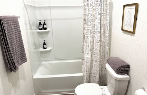 Pflugerville House | Dive into Luxury: Your Retreat in North Austin - Full Amenity House