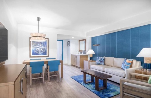 South Lake Tahoe Hotel | Dive Into Tropical Fun: Year-Round Pool, Night Entertainment, and More
