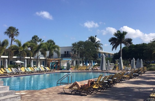 St. Pete Beach Resort | Dive Into Your Dream Vacation! Outdoor Pool, Near Tropicana Field!