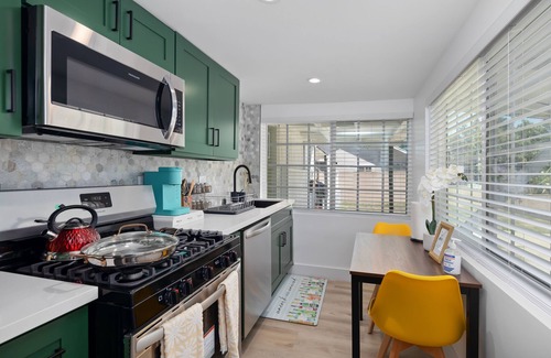 North Central House | ★DIVINE 1B1B 5mins. DRIVE TO ROSE BOWL STADIUM★