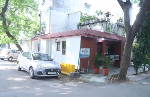 Sarita Vihar Apartment | Divine India Service Apartment 3Bhk,B57 Sarita Vihar,Apollo