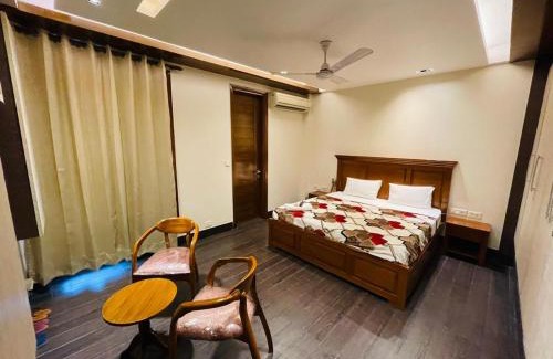 Saket Apartment | Divine India Service Apartment 4Bhk D-163 Saket