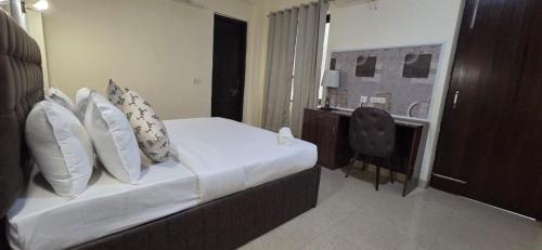 Noida Apartment | Divine India Service Apartment, Noida Sector 72