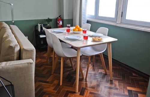 Santo Antonio Apartment | Divine Port's Wine in Lisbon by Misha's Place (2B)