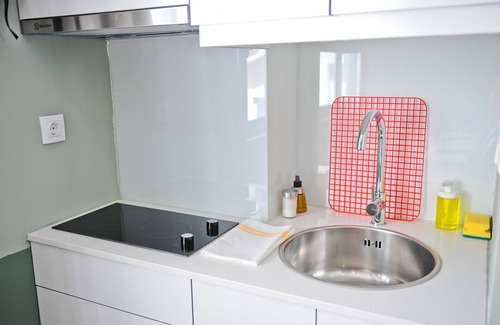 Santo Antonio Apartment | Divine Port's Wine in Lisbon by Misha's Place (2B)