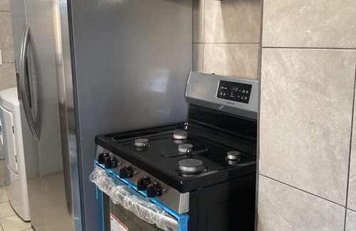 Oakland Ave - Harrison St Apartment | DIVINE'S INN