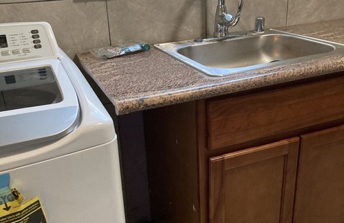 Oakland Ave - Harrison St Apartment | DIVINE'S INN