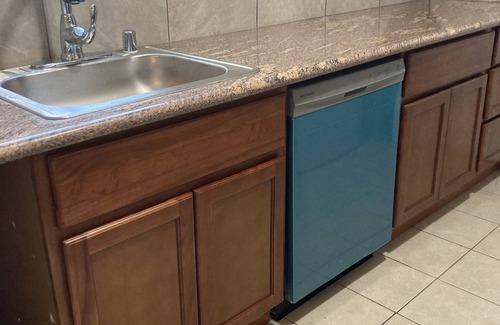 Oakland Ave - Harrison St Apartment | DIVINE'S INN