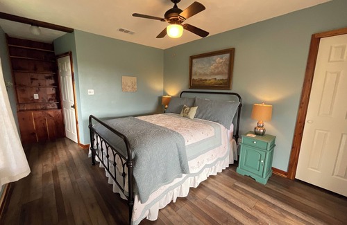 Driftwood Bed & Breakfast | Divinely Designed Retreat/Get Away Home in a Peaceful Setting/5 Beautiful Acres