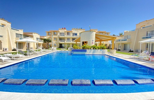 Granjas del Marques Apartment | Divino Loft Para Parejas con Alberca a 5 min de la Playa!