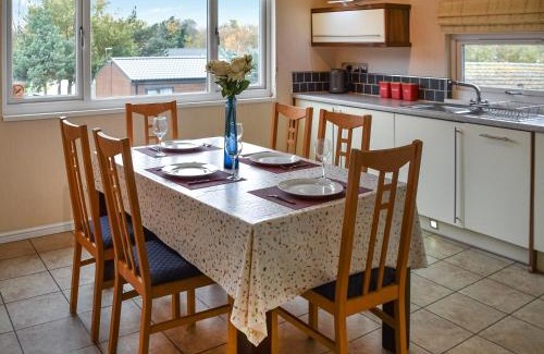 Wisbech House | Divot Lodge