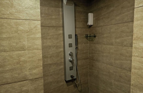 Dumas Apartment | DIYANSHH HOMES STAYS IN DUMAS