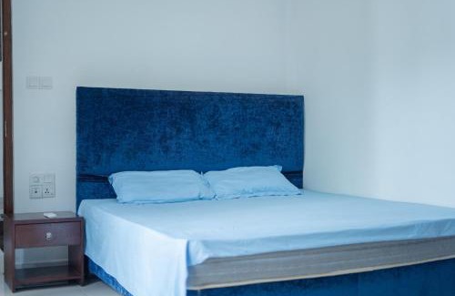 Battaramulla House | Diyawanna Lake Villa
