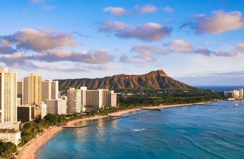 Honolulu Condo | Dlx 1 br Waikiki Condo Rental.Sleeps 5/Lovely views. Waikiki Beach!