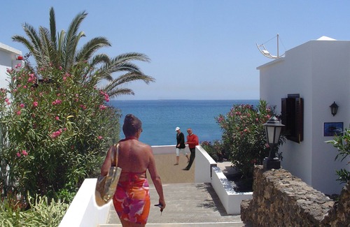 Playa Honda House | Dlx-Bungalow 1st row, dreamlike private complex directly by the sea/pool/internet