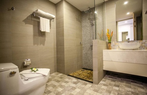 Krabi House | DLXG-RB HULA, 1.9km 6min drive to Ao Nang Beach