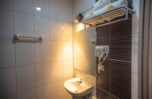Puerto Maldonado Hotel | Dmilez Hotel