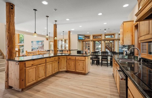 Incline Village House | Do not miss your chance to vacation at this five-bedroom, 5.5-bath mountain home