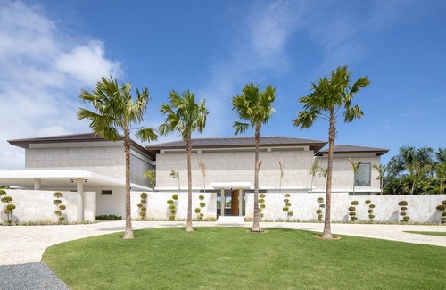 Punta Cana Villa | Arrecife Royale - Lake and golf views Villa