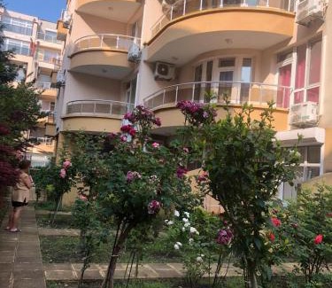 Pomorie Apartment | Dobi Apartments