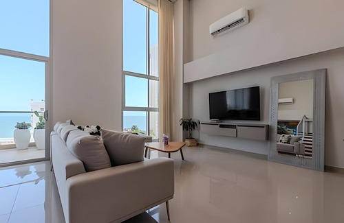 Marbella Apartment | Doble altura y lujoso apto vista al mar