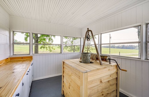 Elkin House | Dobson Farmhouse w/Scenic Porch - Near Vineyards!