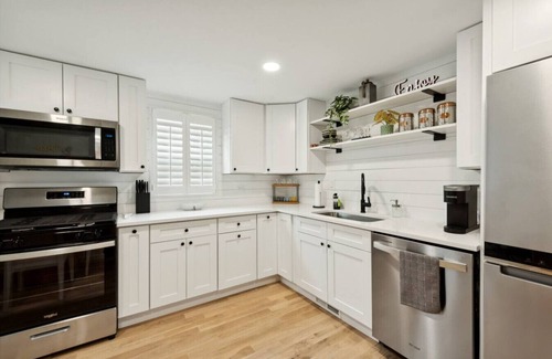 Lake Geneva House | Doc Holiday | 3BR Lake Geneva House – Pet-Friendly